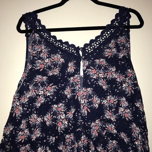 Torrid Lacy Floral Flowy Tank - Picture 6 of 8